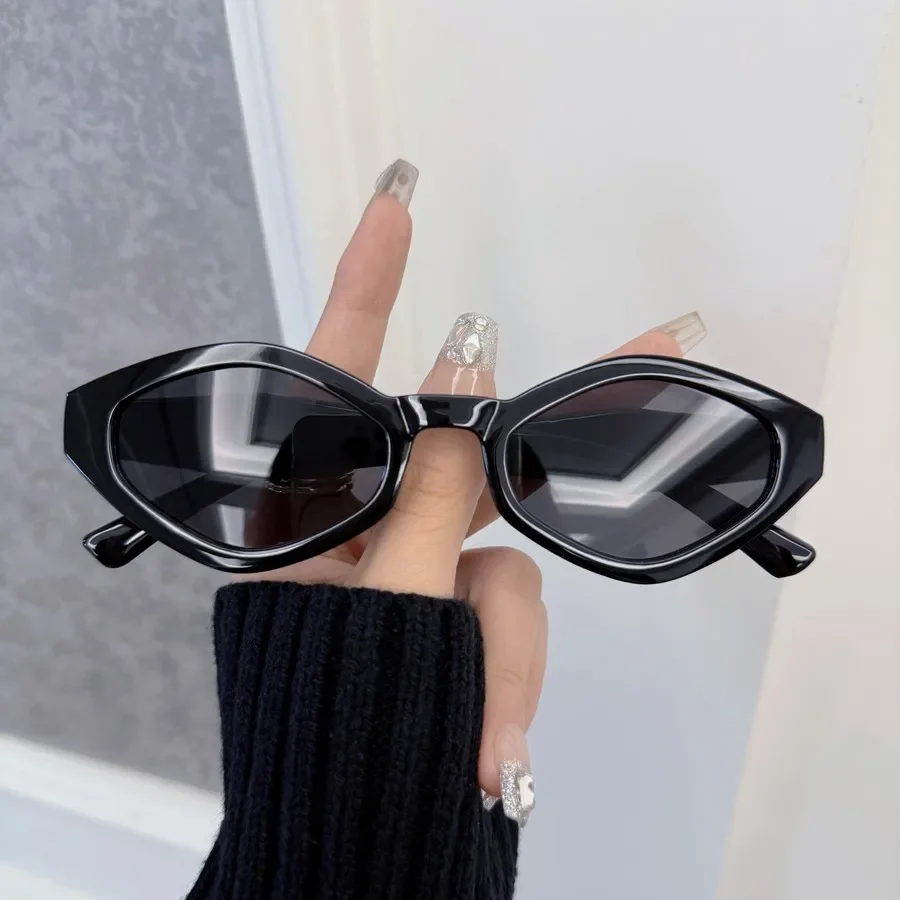 Casual Vintage Square Sunglasses For Women Men Classical Brand Retro Round Sun Glasses Unisex Oculos image 5