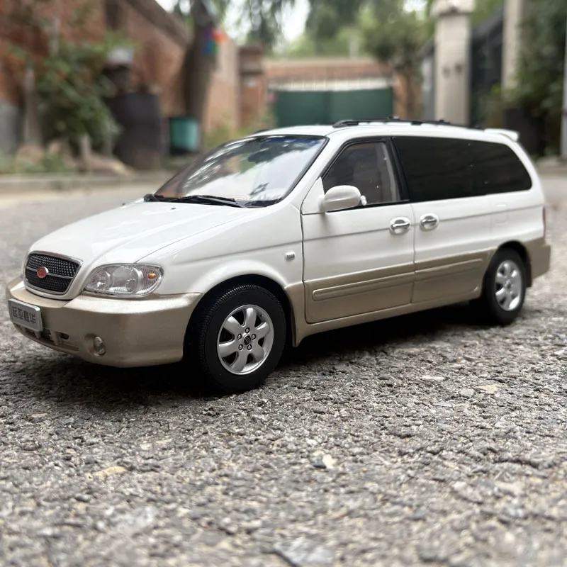 

1:18 Original Model,China Kia CARNIVAL,Business MPV,Paint Not Good,Very Rare,Alloy Car Model for Display,Gift and Collections