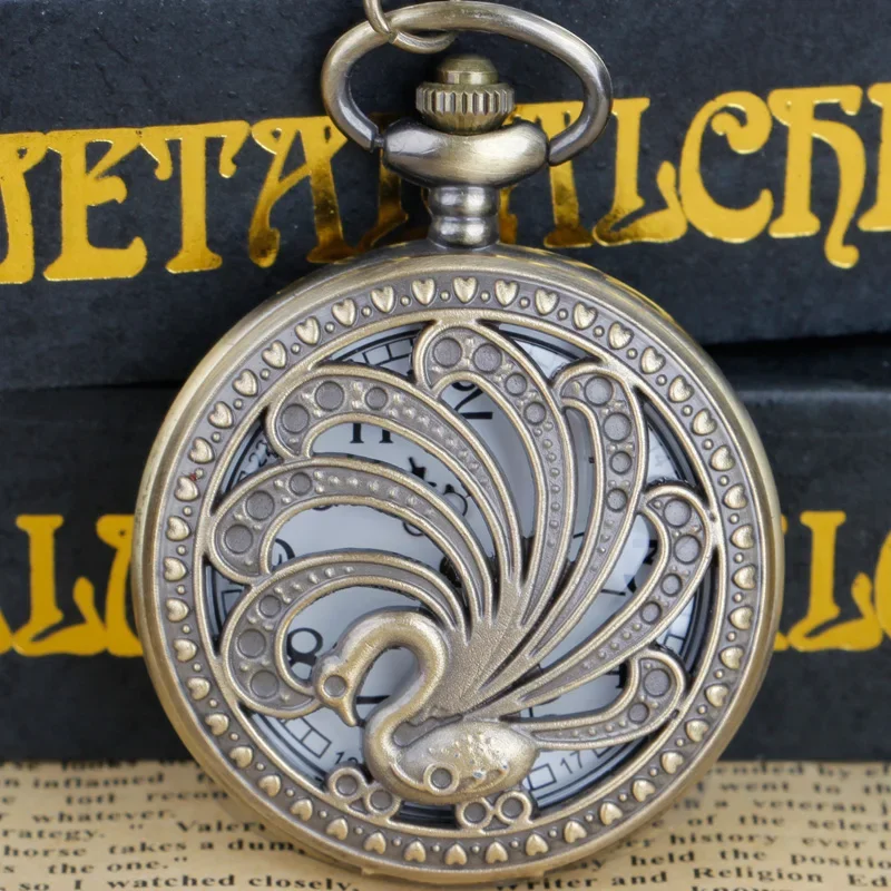 Hollow Peacock Quartz Pocket Watch Retro Style Hollow Beauty Necklace Pendant Creative Gift Animal Watch Art Collectibles Reloj