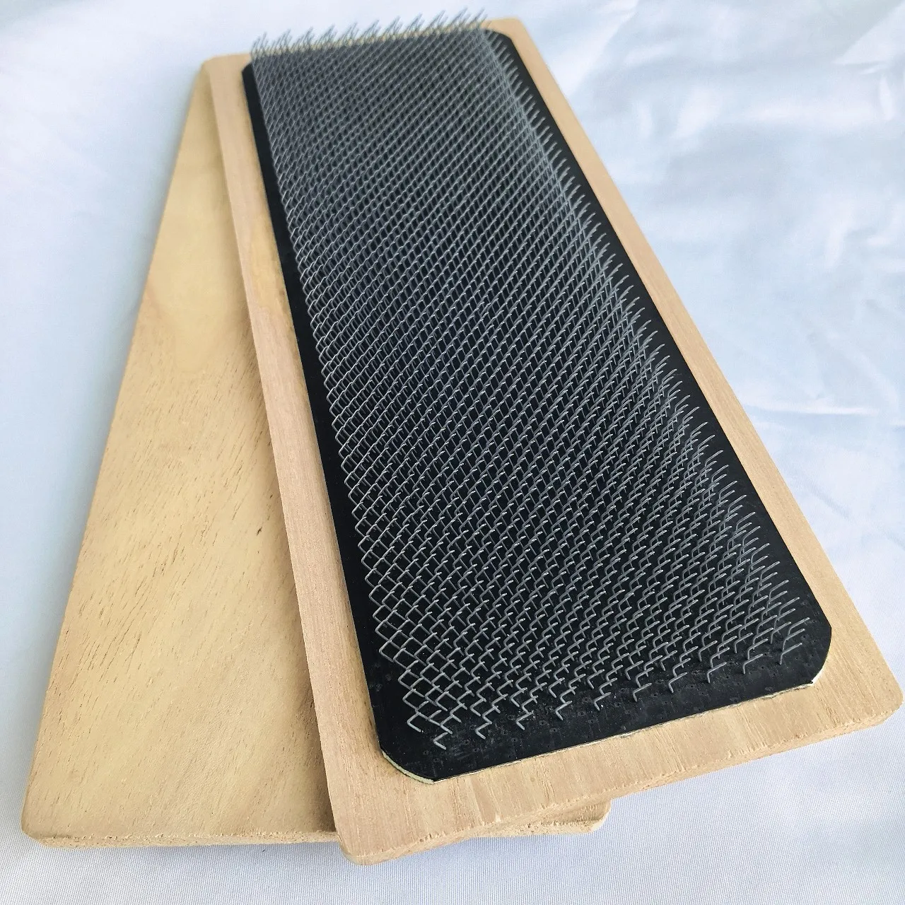 

Wood Drawing Mat for Wig Making with Curved Needle And Hair Holder - Use Drawing Card