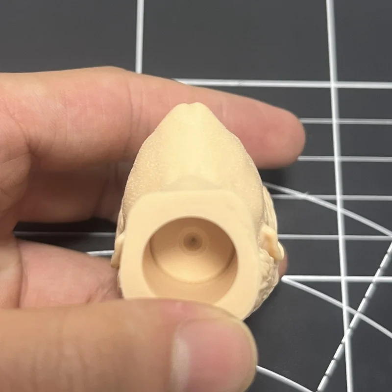 New product uncolored 1/6 die-casting resin avatar carving model kit (12 inch action doll model) DIY