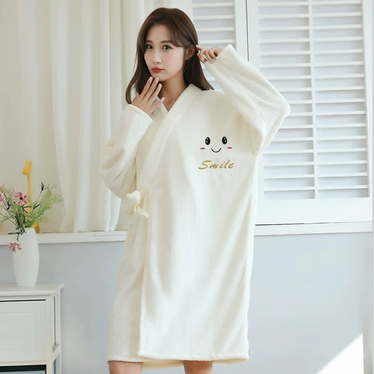 

Новая женская домашняя пижама-халат с вышивкой в виде сосны, с длинными рукавами, для осени и зимы, можно носить как полотенце