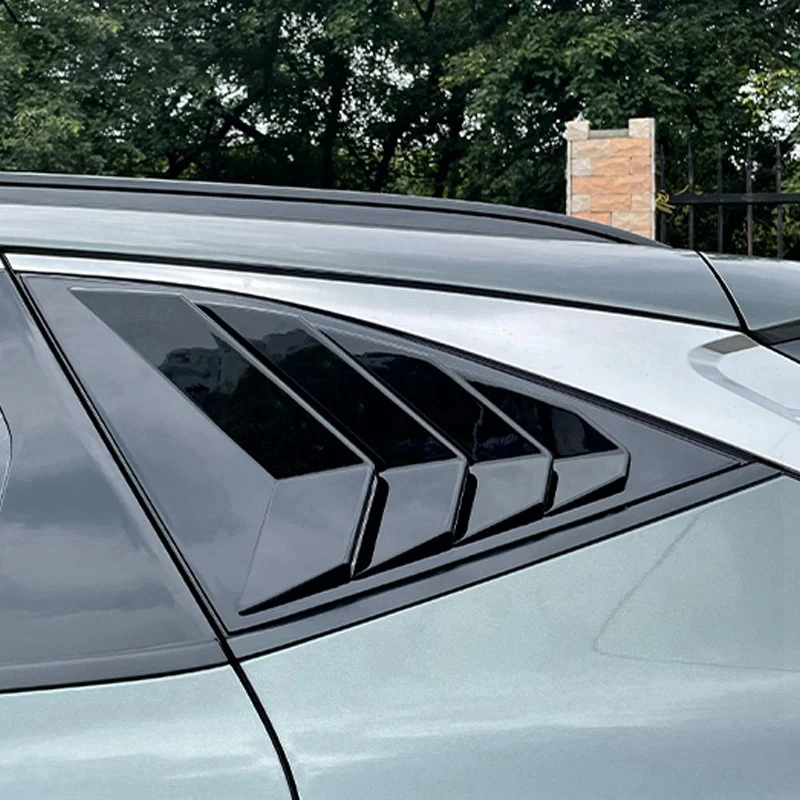 Car Rear Window Triple-Cornered Shutters Cover Rear Side Window Ventilation Hole Shutters Stickers For Hyundai Tucson