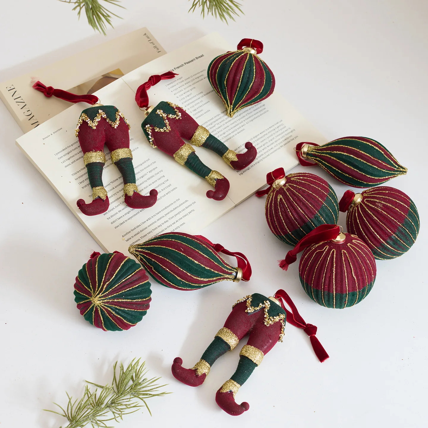 

1Pcs Christmas Decorations Handmade Flocked Red and Green Vintage Christmas Balls Hanging Christmas Tree Decorations Hanging