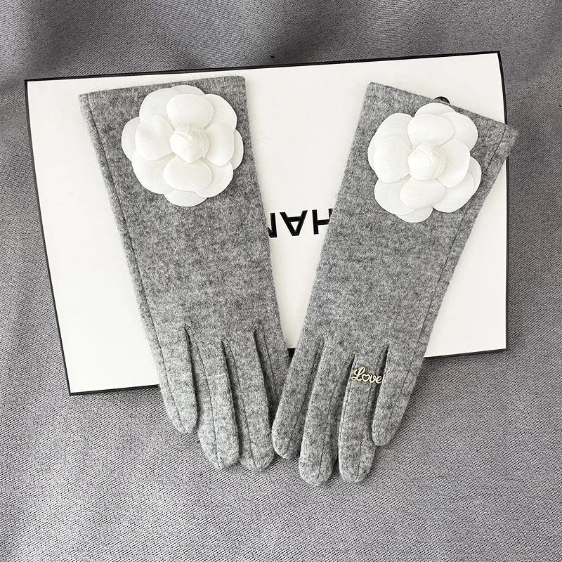 Korean Flower Pearl Wool Warm Gloves For Sports Women\'s Winter Outdoor Driving Plus Velvet Thicken Touch Screen Cashmere Mittens