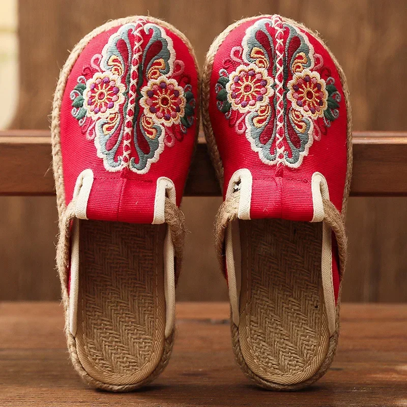 2024 Women\'s Casual Linen Handmade Embroidered Mule Flat Shoes Retro Vegetarian Summer Women\'s Canvas Comfortable Canvas Shoes