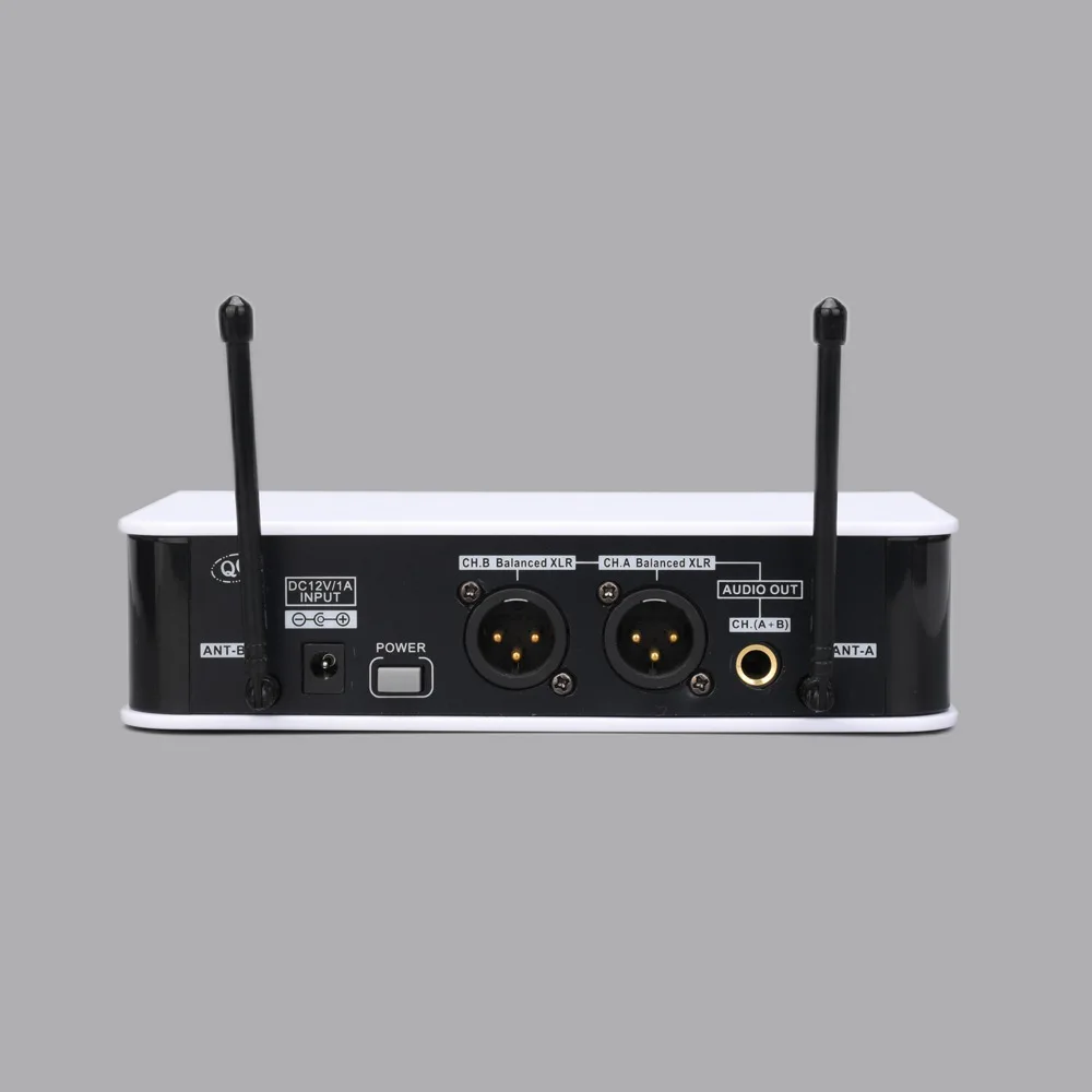 SR-M8 One on Two Wireless Microphone/Bodypack Outdoor Conference Stage Power Amplifier KTV Audio Battery