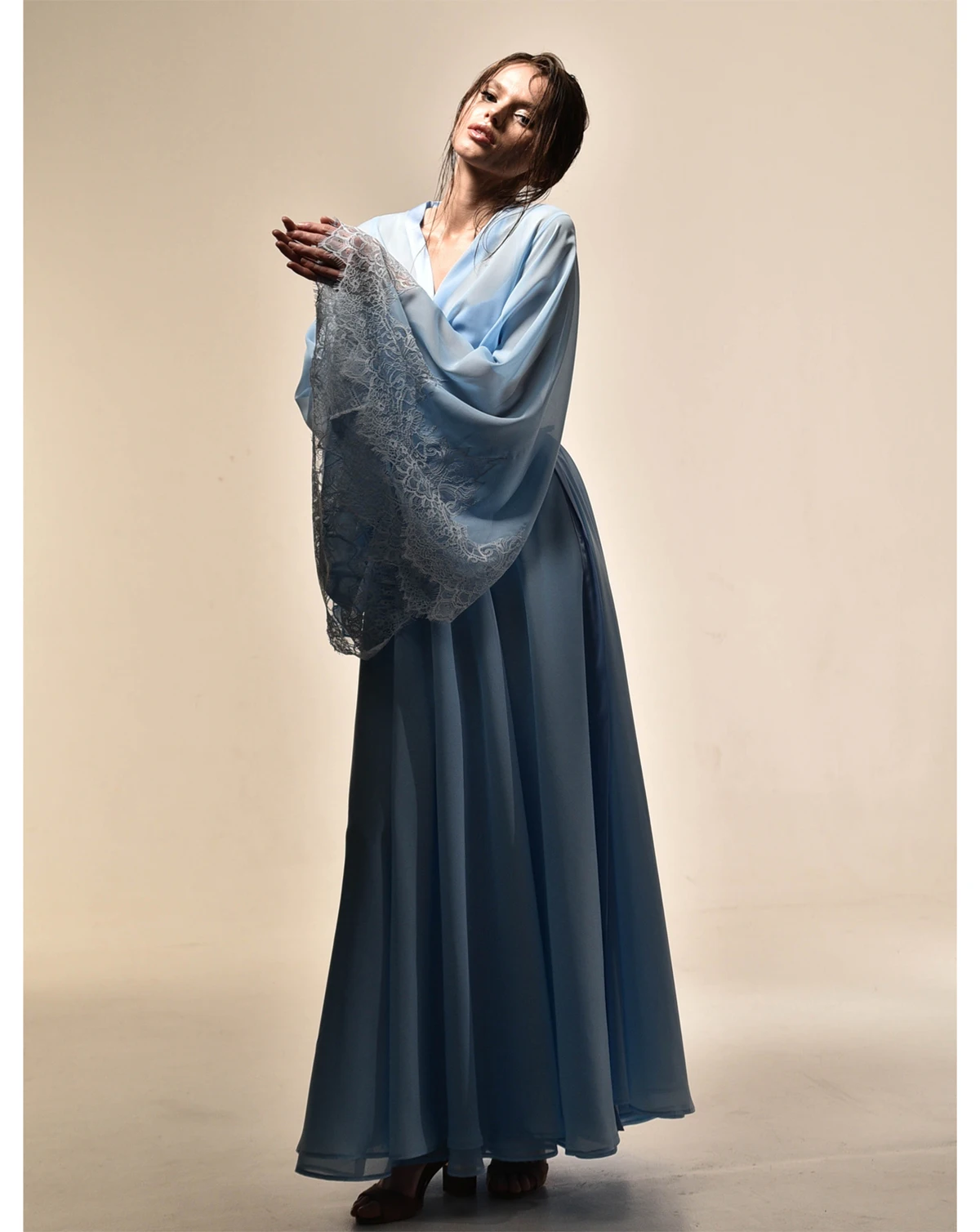 Indumenti da notte da donna in Chiffon blu elegante vestaglia con maniche a tromba in pizzo pigiama Comfort cappotto da notte taglia personalizzata