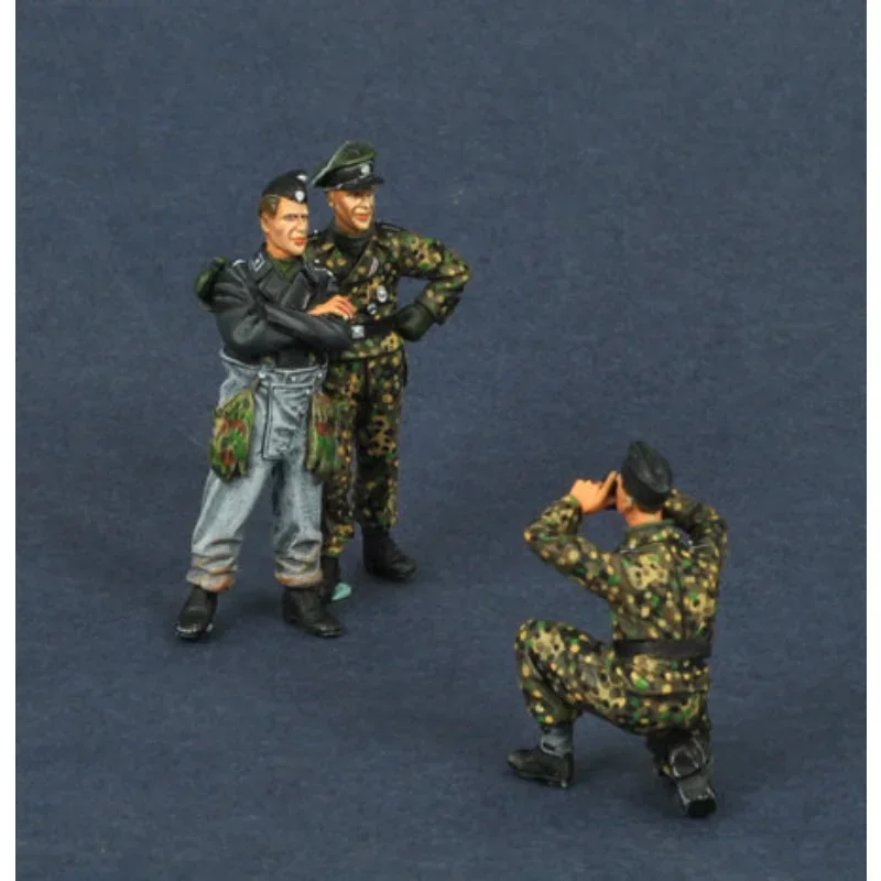 

1/35 Resin White Model Resin Soldier 3-person Model Requires Manual Coloring Of The Model