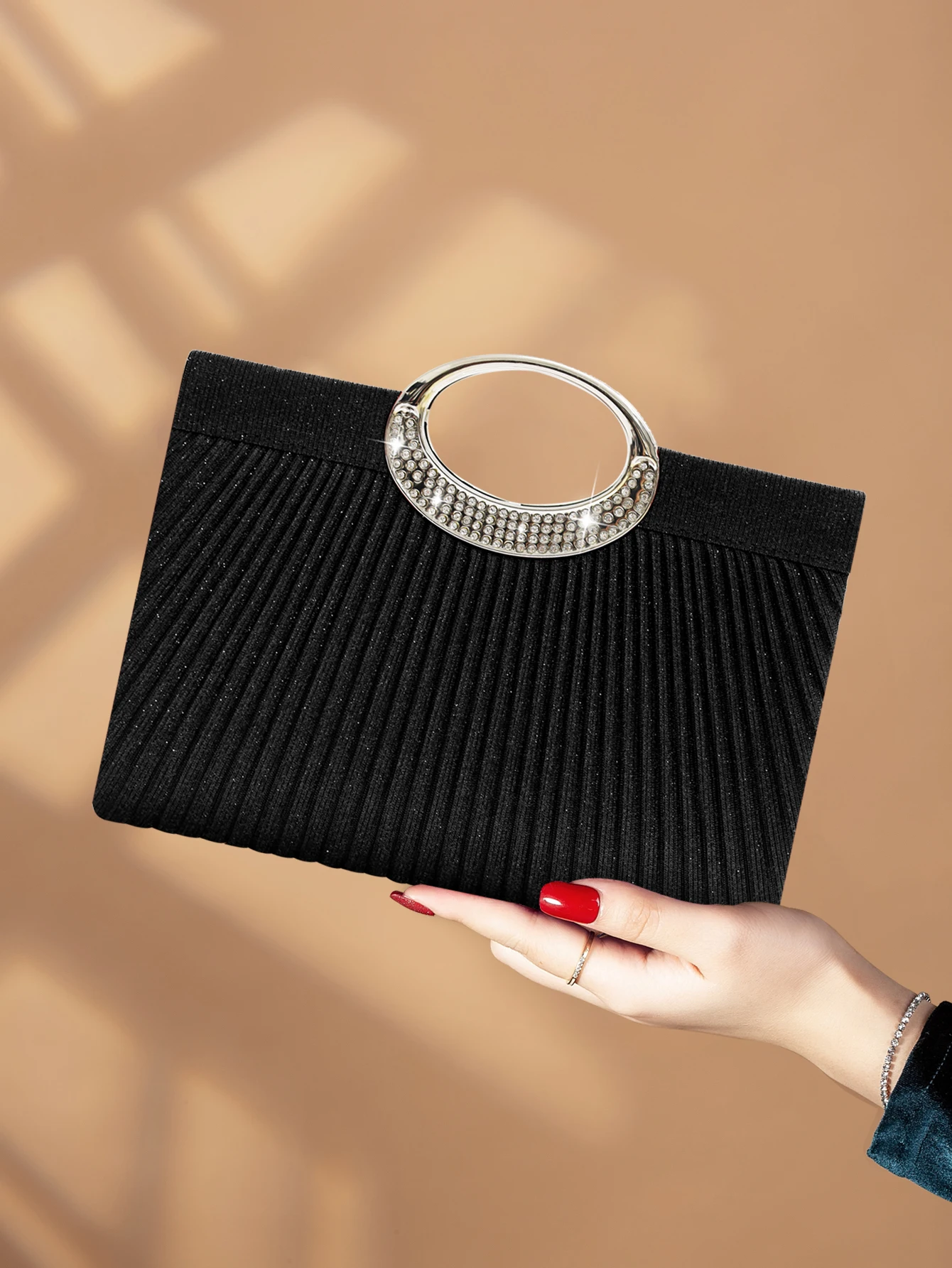 

Fashionable Chinese minimalist style pleated evening dress bag, exquisite and romantic metal chain party clutch bag, music festi