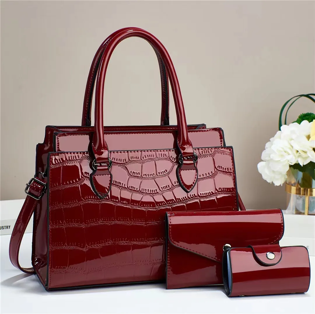 Luxury Brand Designer Women's Handbag Fashionable New Bright Leather Shoulder Bag Large Capacity Crocodile Pattern Shoulder Bag