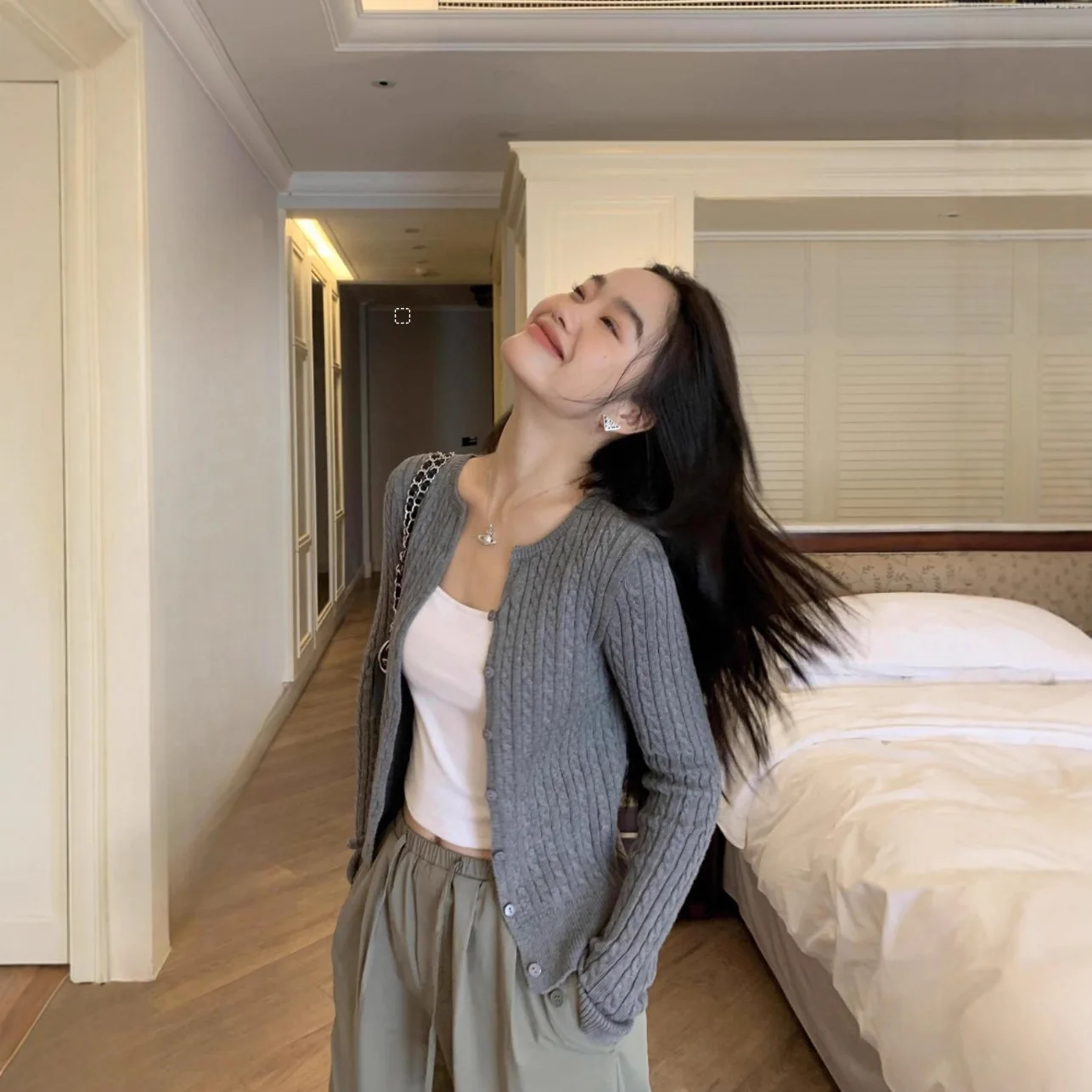 

Grey Knitted Short Sleeve Long Coat for Women Autumn Slimming Versatile Short Length Sleeveless Top Pusumede Brand Fur