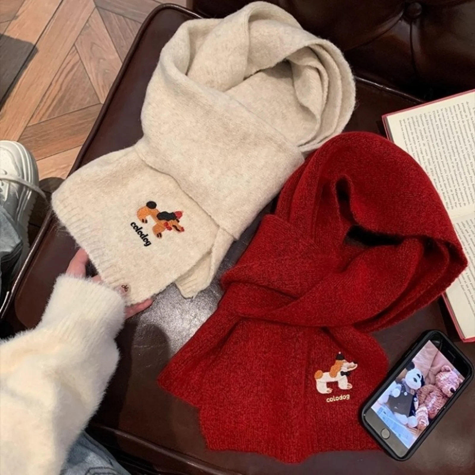 1 قطعة المرأة الخريف الشتاء لطيف الكلب المطرزة وشاح محبوك الدافئة موضة برقبة أنيقة الطقس البارد اكسسوارات #3