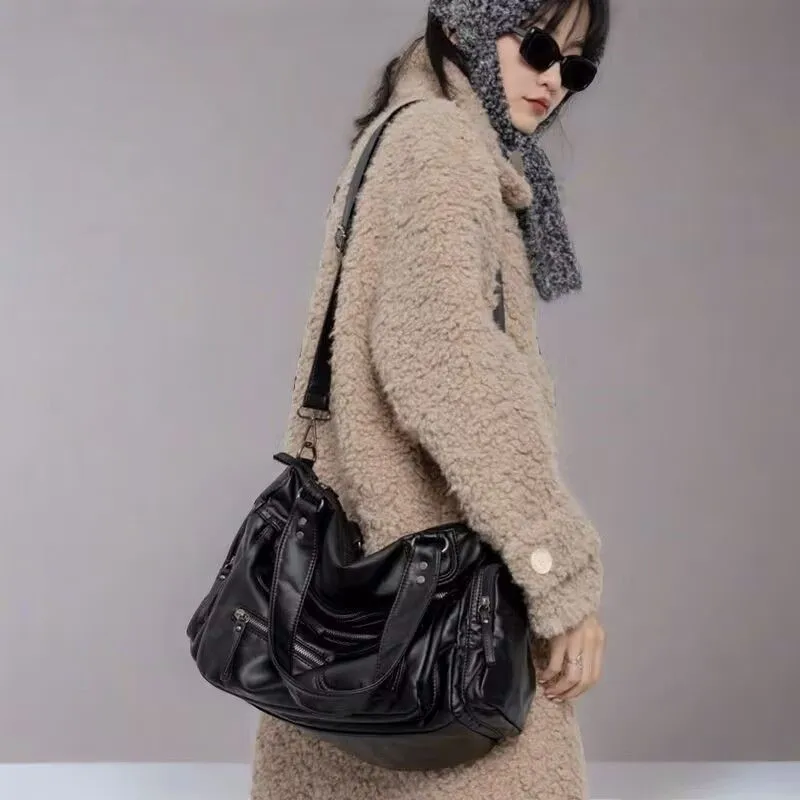 2025 retro preto sacos de ombro feminino couro do vintage macio chique casual bolsa tote feminino harajuku estética crossbody sacos