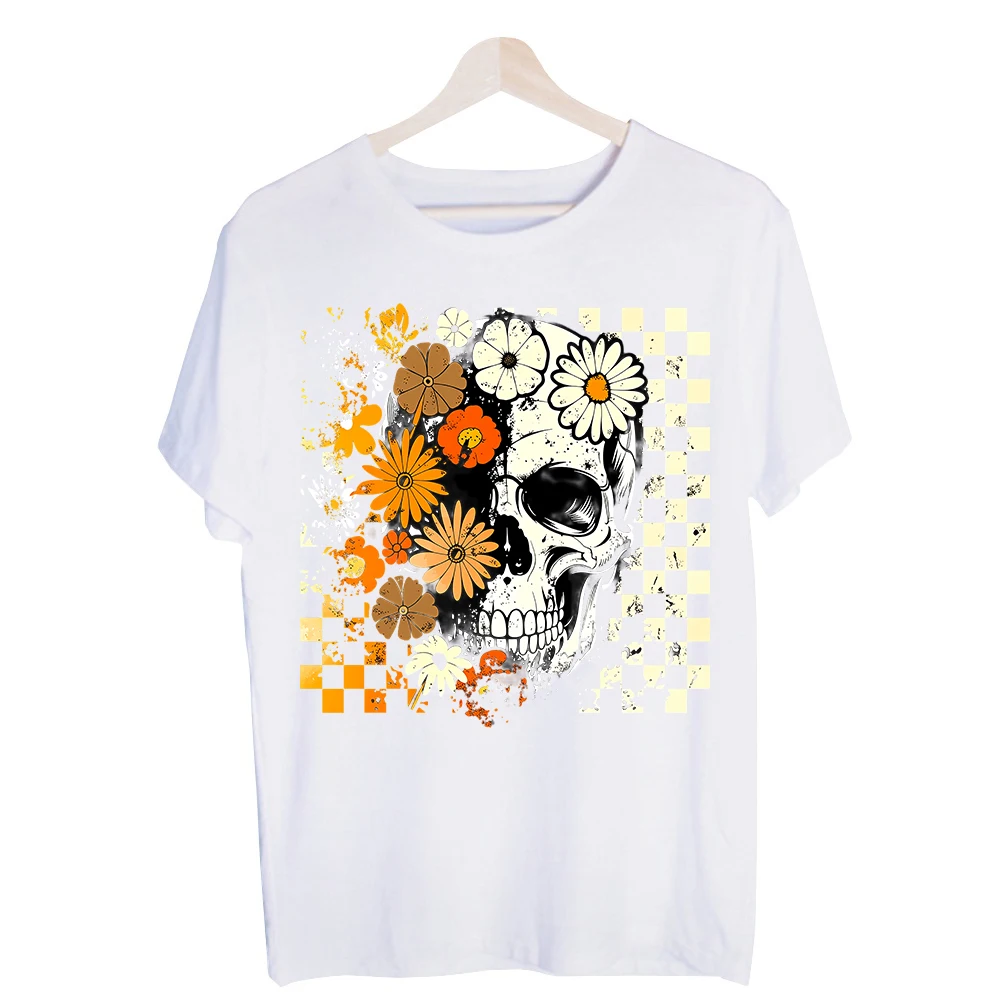 Men's Skull and Floral Graphic Tee, Short Sleeve Crew Neck T-Shirt for Casual Streetwear and Summer Outfits