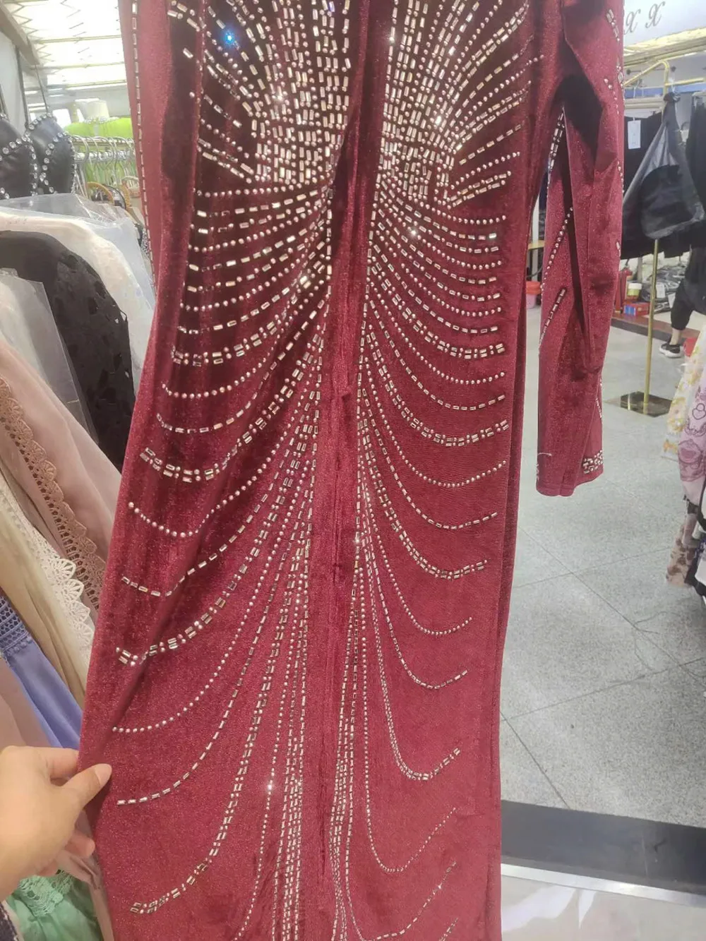 2025 New O-neck Long Sleeve Velvet Dresses, Elegant Temperament, Hot Diamond, French Style, Retro Style, Early Spring