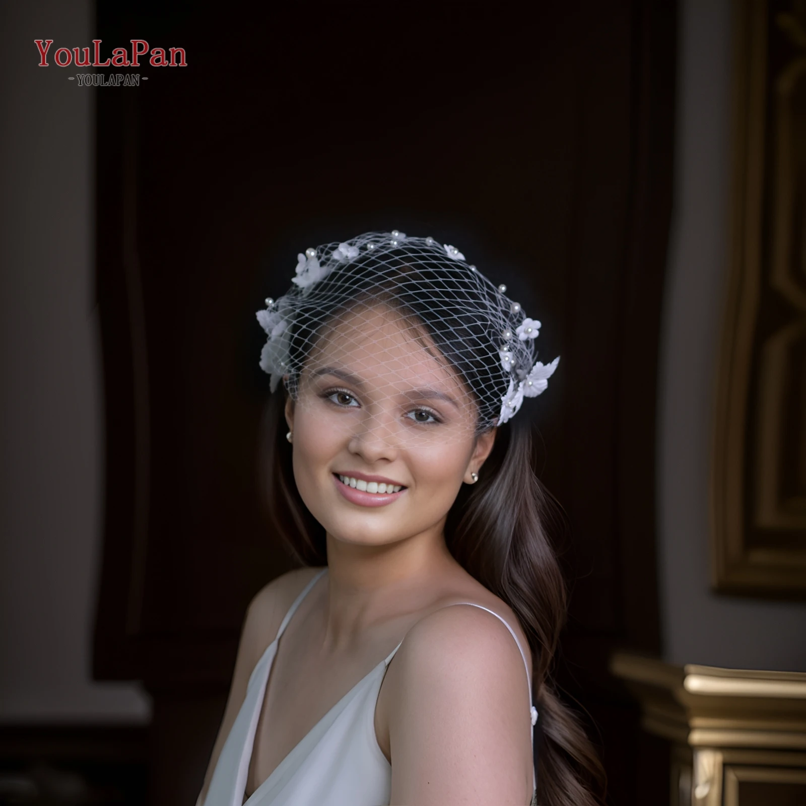 TOPQUEEN Handmade Bridal Short Birdcage Veil Breathable Fishnet Vintage Wedding Bride Hat 3d Flower Imitation Pearl Veil VA22