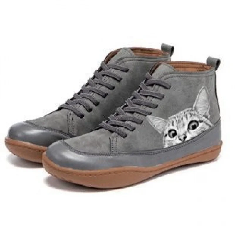 Sepatu bot wanita model Eropa dan Amerika tahun 2025, nyaman, ujung bulat besar, sepatu bot pendek, motif cetak kucing 2025