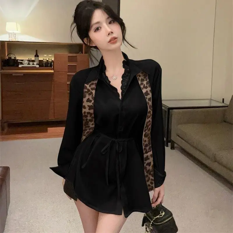 

Модный женский длинный рукав с воротником, свободного кроя, с леопардовым принтом, бантом и кружевными вставками, в корейском стиле, весна 2025