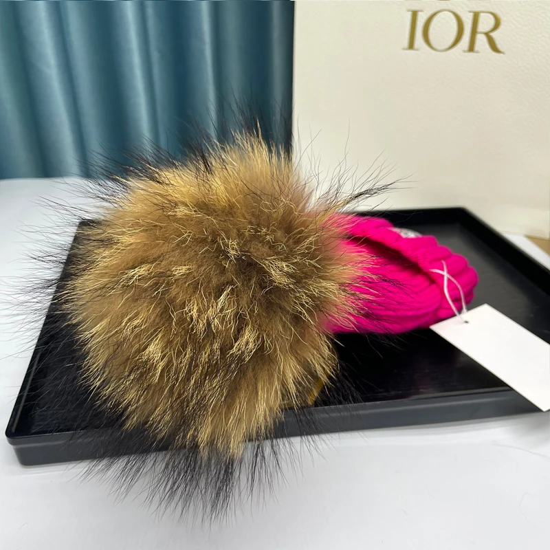 2024 Winter Hats For Women Solid Design fur pompom hat Skullies Hat