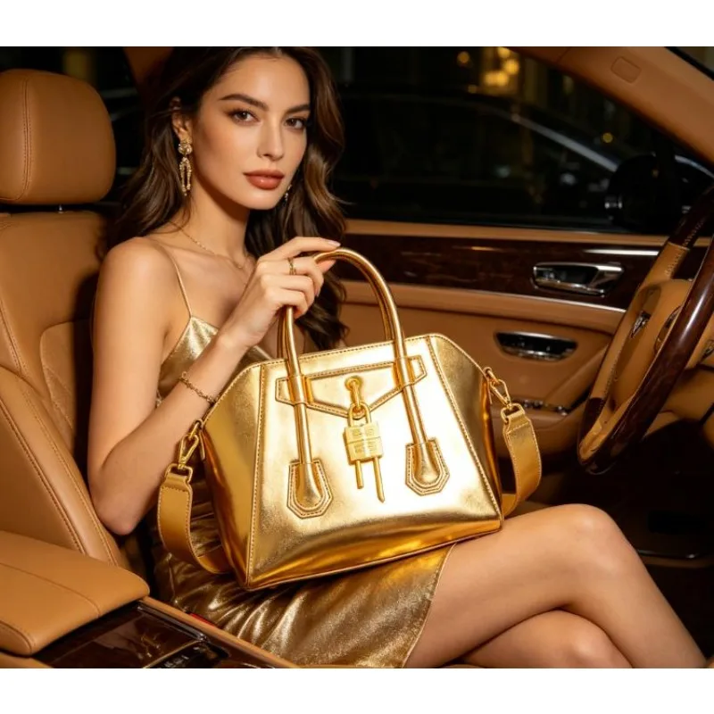 Fashion Forward Diaper Bag Women's Leather Tote Luxury Crossbody Bag Vintage Minimalist Designer Large Capacity Elegant