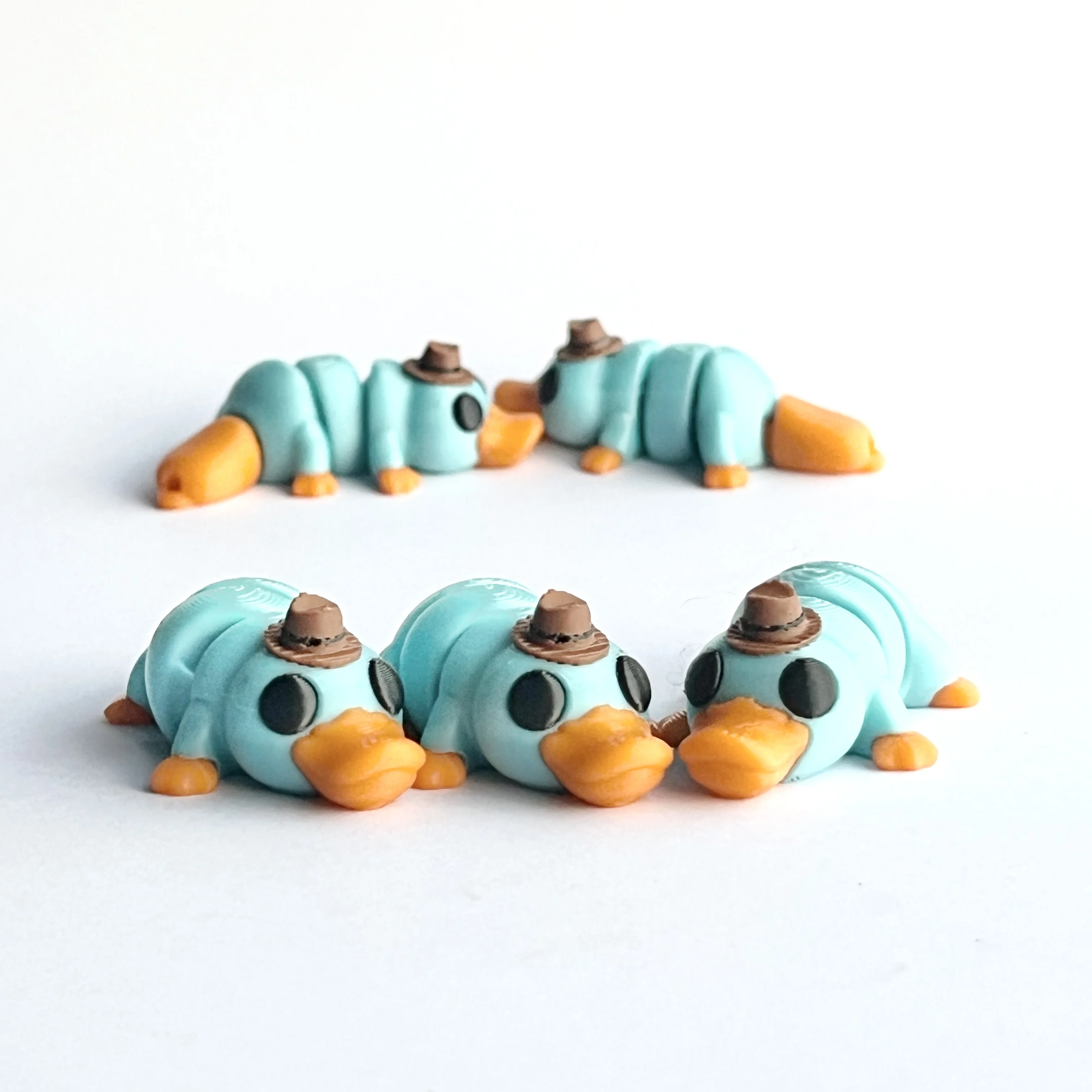 2/4/8 Pieces - 3D Printed Articulated Platypus Figurines, Indoor and Outdoor Desktop Decorations, Wedding, Birthday, Christmas, New Year Gifts, Party Favor Fillers