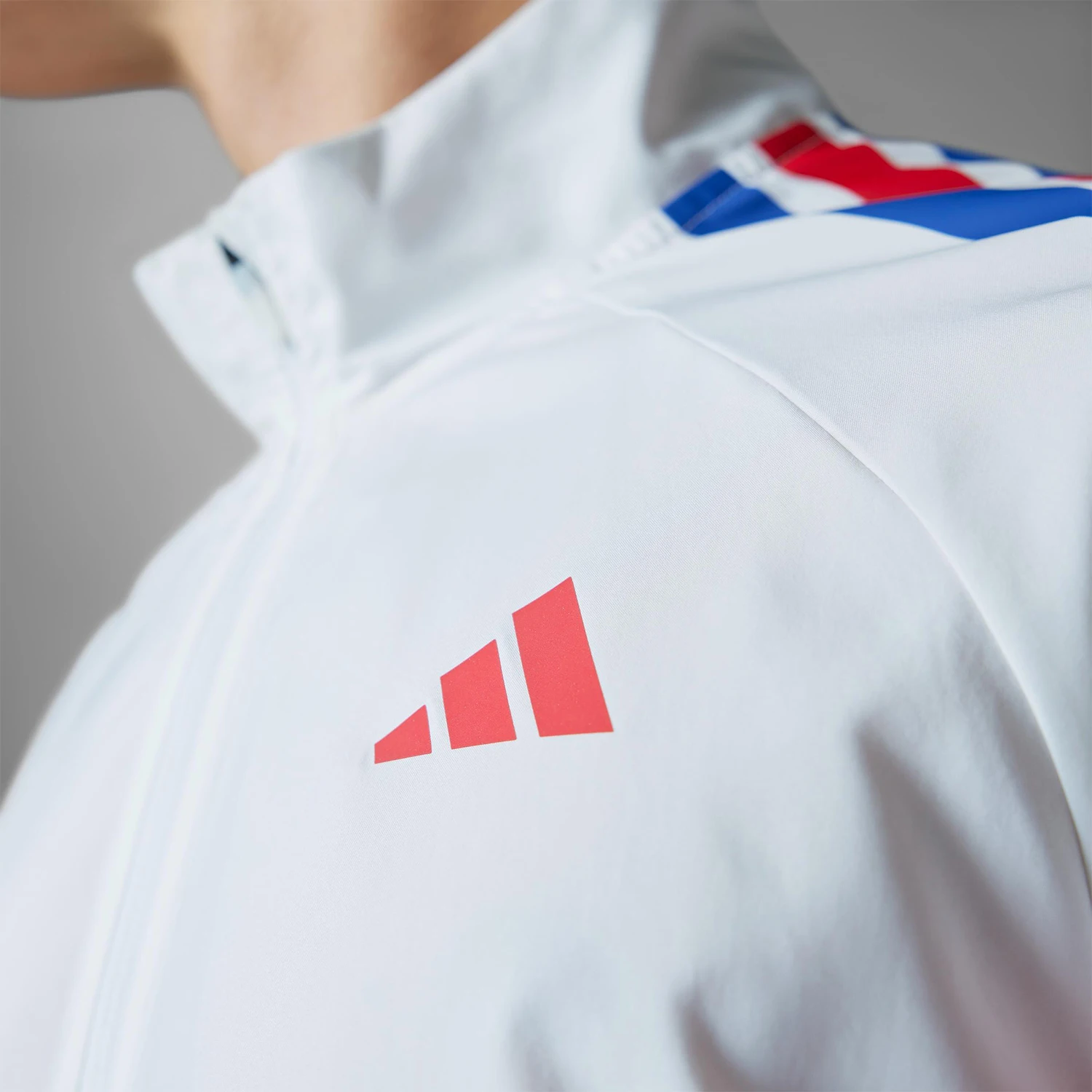 Adidas Original Retro Slim Run - Running Gear Jacket review and price