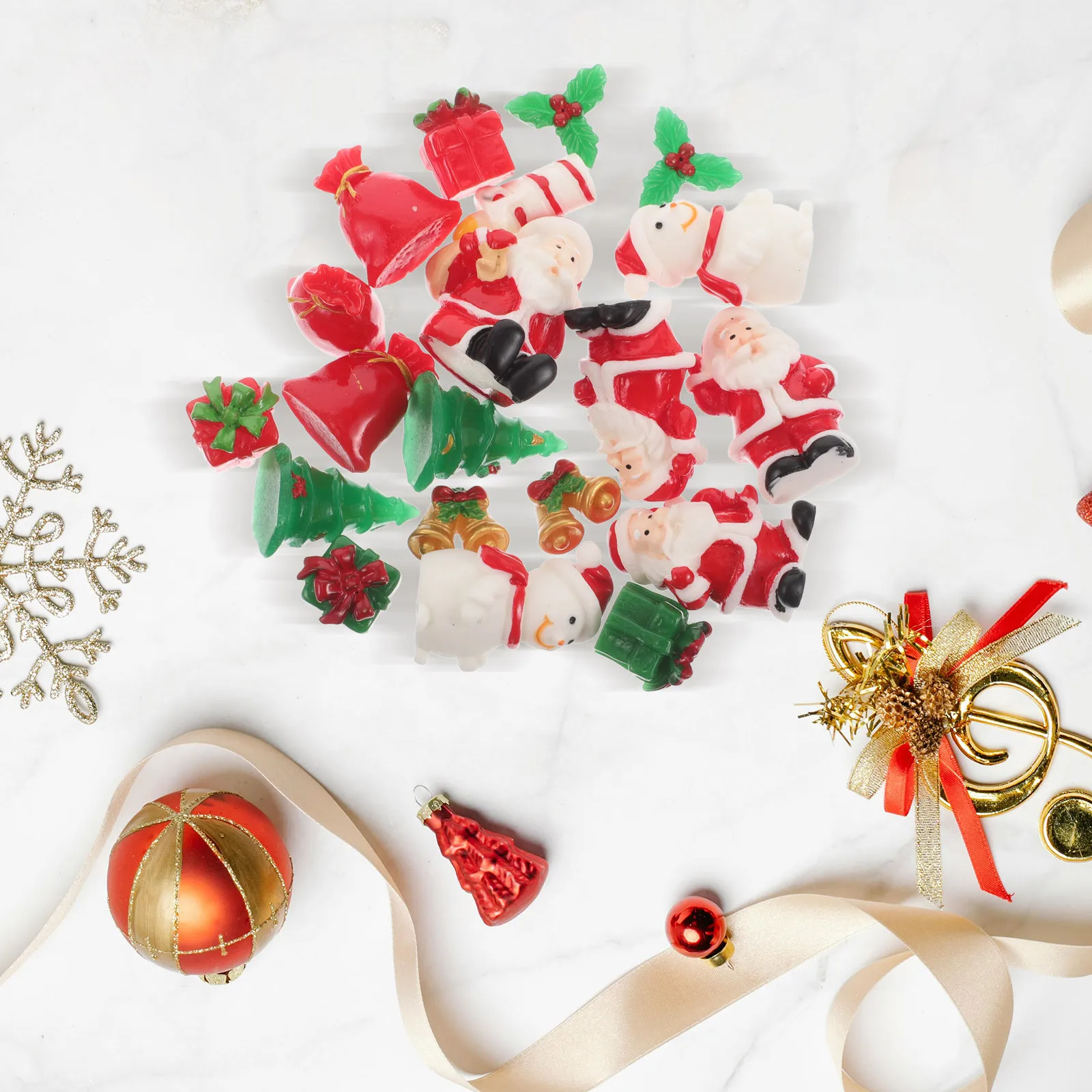 

20Pcs Christmas Resin Miniature Landscape Ornament Durable Micro Scene Decoration Bright Colors Tabletop Adornment for Home