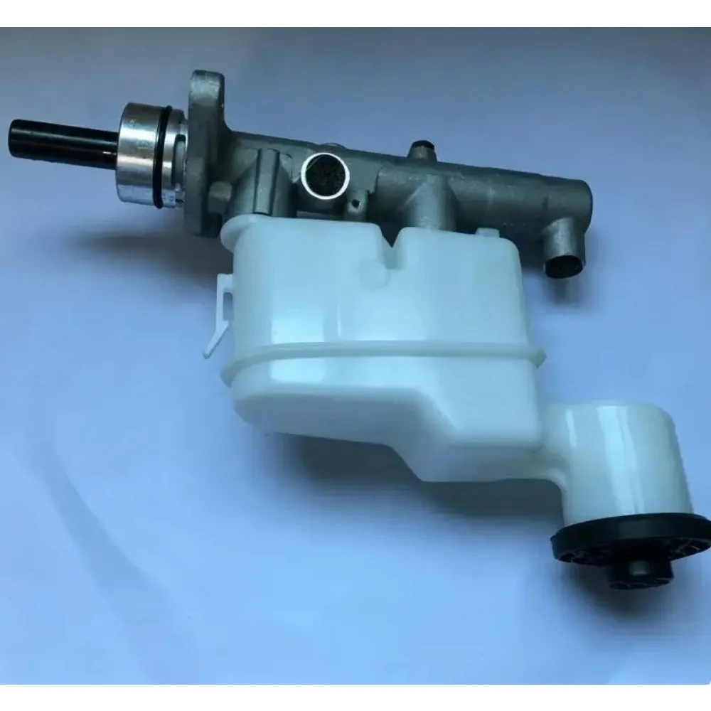 For Toyota VIGO Hilux Pickup KUN25 Master Cylinder Dual-chamber Design of The Master Cylinder Prevent Total Brake Failure