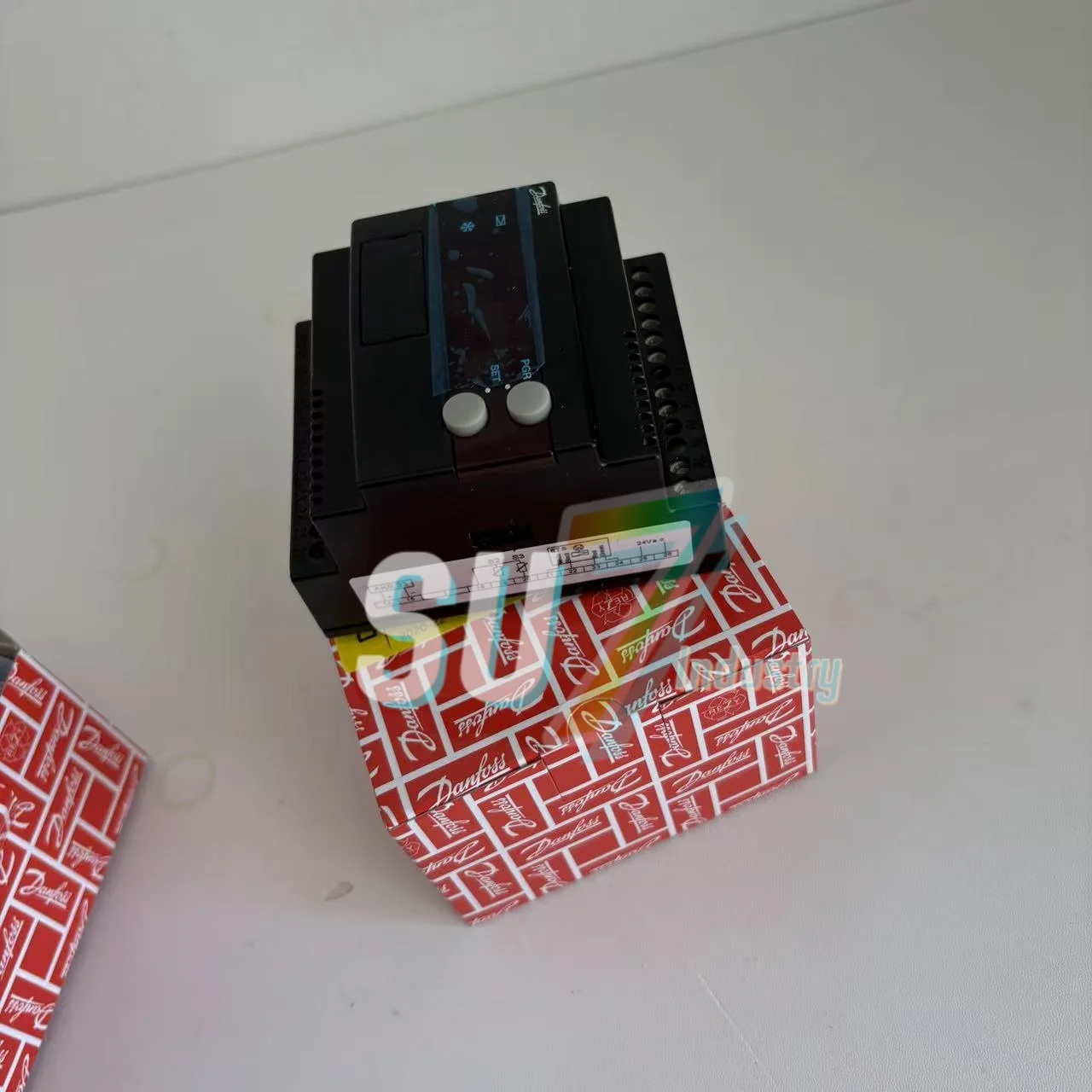 EKC312 084B7250 새로운 100% 확장 밸브 컨트롤러