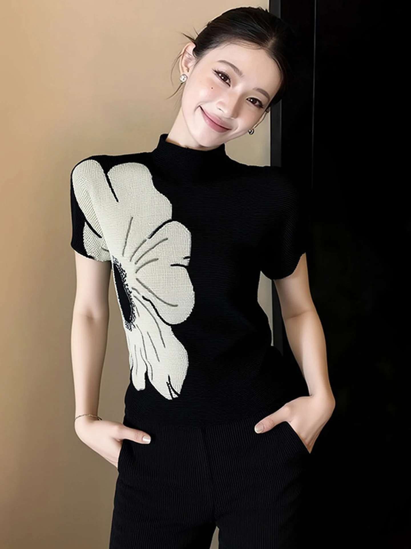 

Elegant Printed Knitwear Half High Collar Comfortable Slim Fit Base Shirt Summer 2026 Fashionable Slimming Korean Style Top