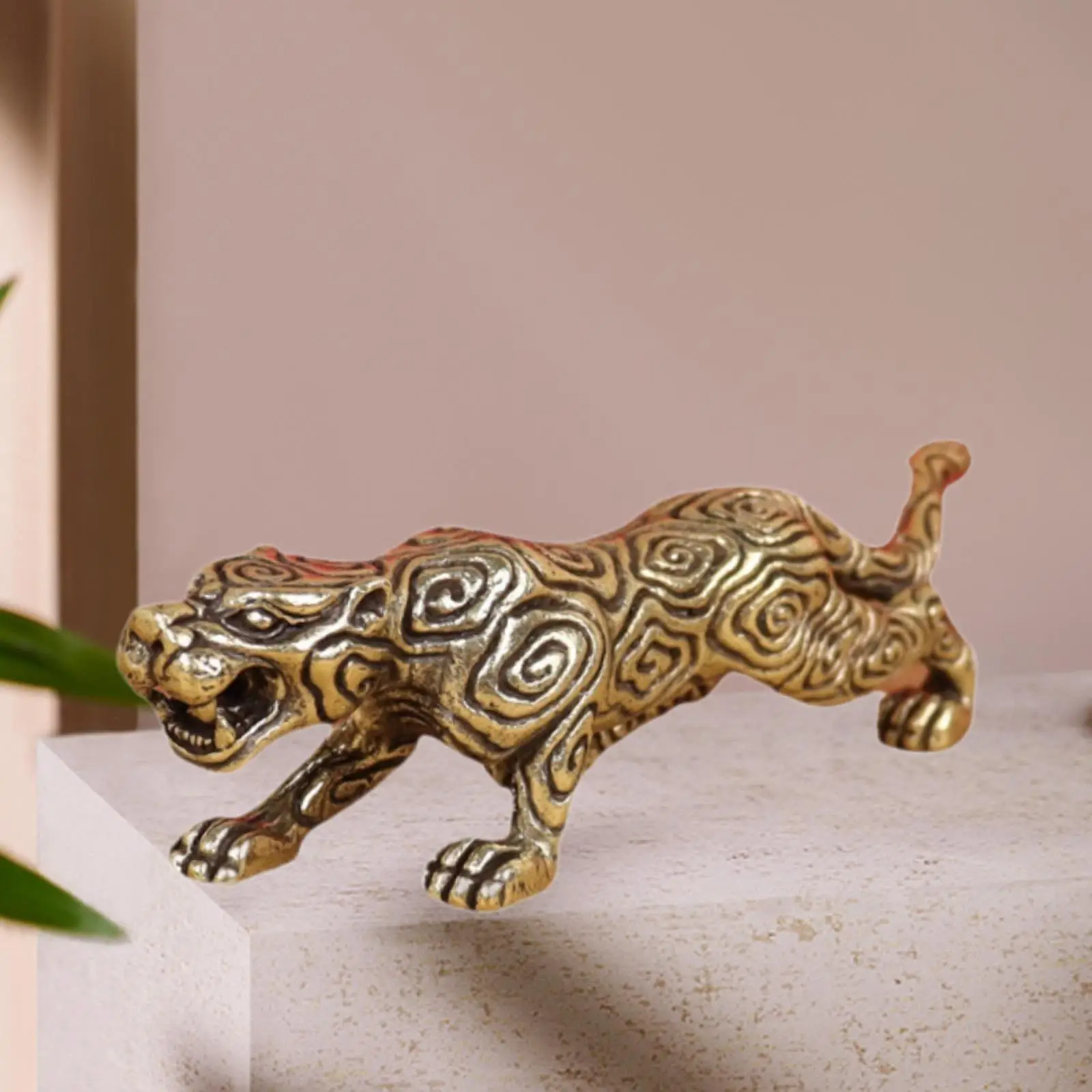 Copper Leopard Figure Aureate Decorative Creative Collection Animal Sculpture for Holidays Parties Exhibition Decoration Office