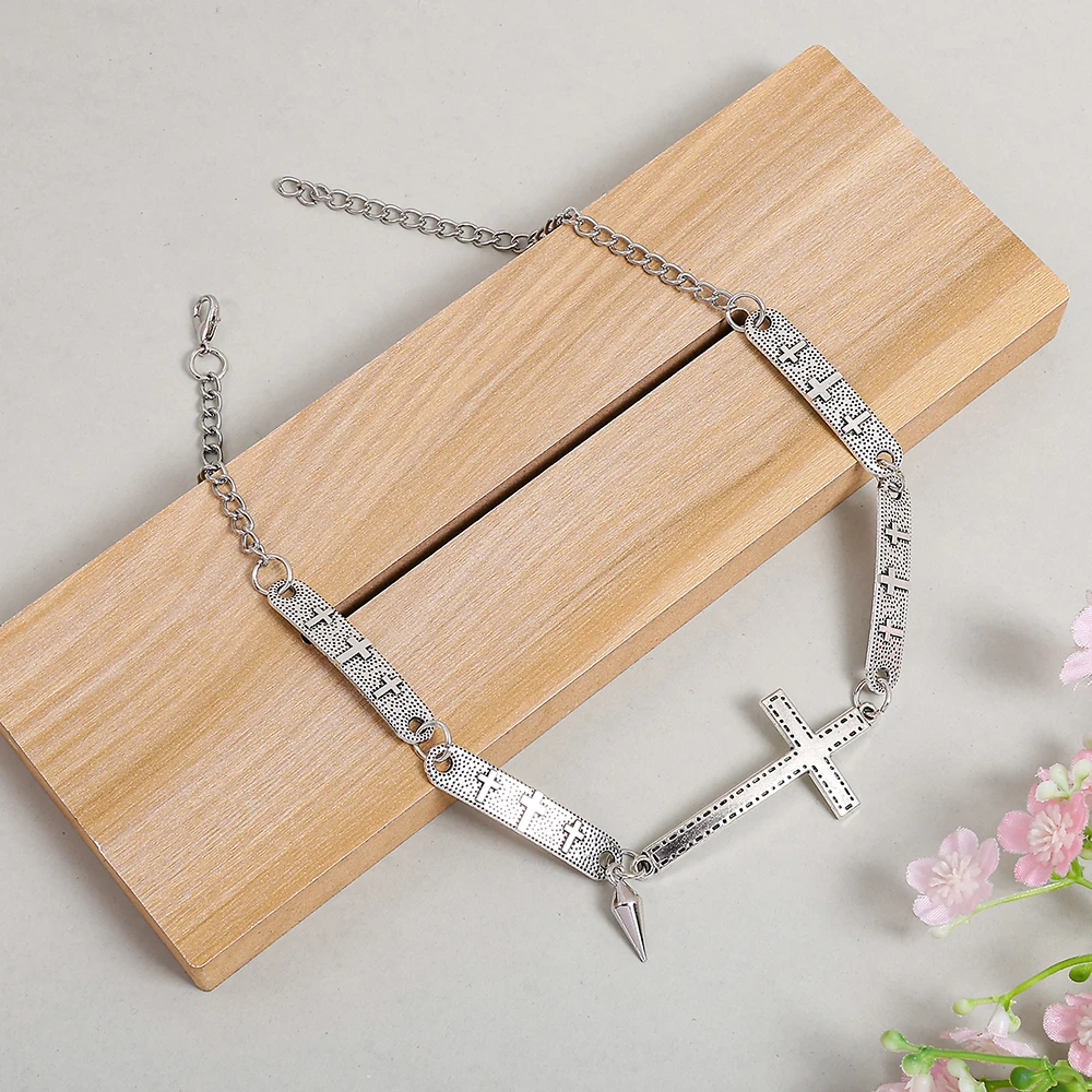 Retro Punk Choker Necklace Y2K Grunge Rock Hip Hop Necklace Silver Cross Pendant Chain Jewelry Necklace For Ladies