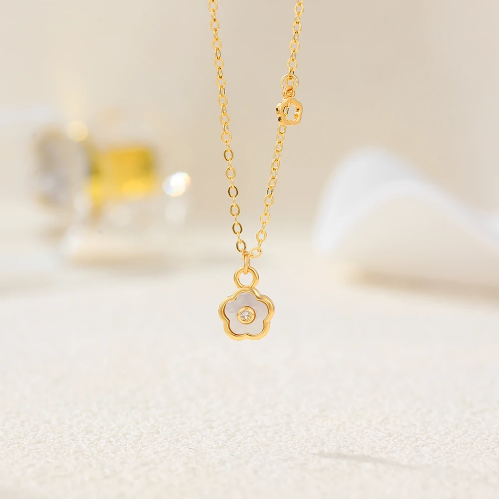 Collar con colgante en forma de flor pequeña para mujer y niña, gargantilla de cadena de acero inoxidable resistente al agua con ópalo Natural blanco y circonita brillante