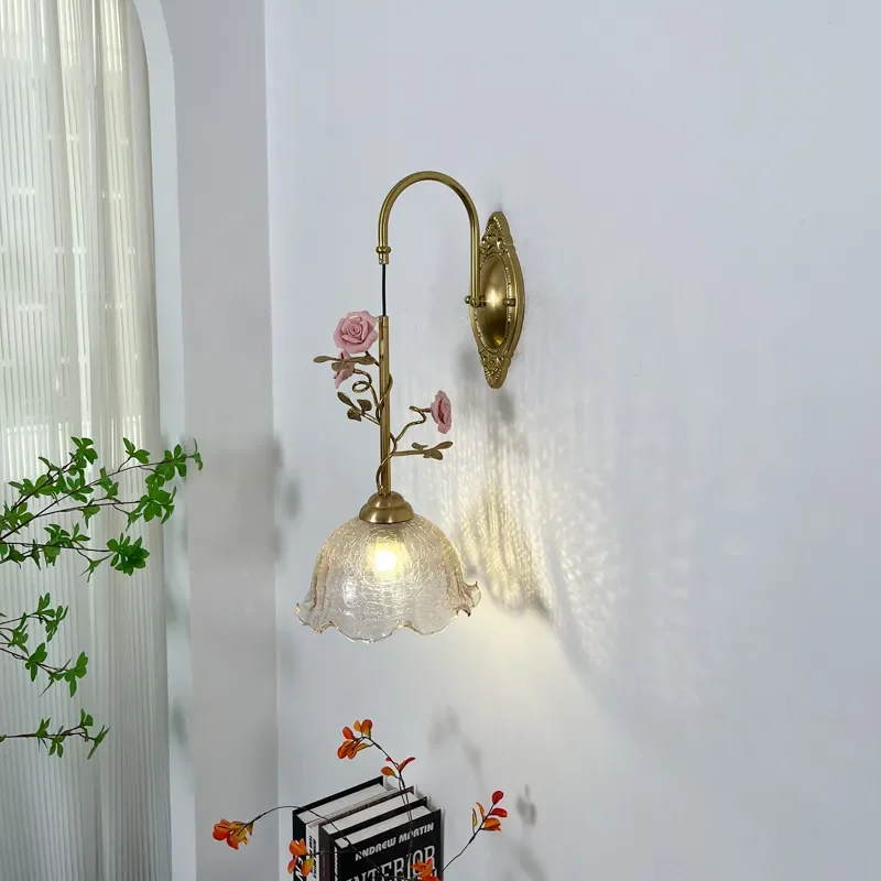 Vintage French Pastoral Rose Wall Lamp Retro American Style Bedroom Bedside Light Living Room Background Decorative Sconce