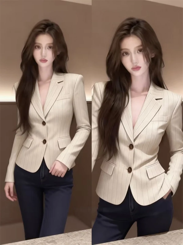 

2026 Commuter Style Women's Checkered Suit Jacket Classic Collar Double Buttoned High-End Feel Short Outerwear