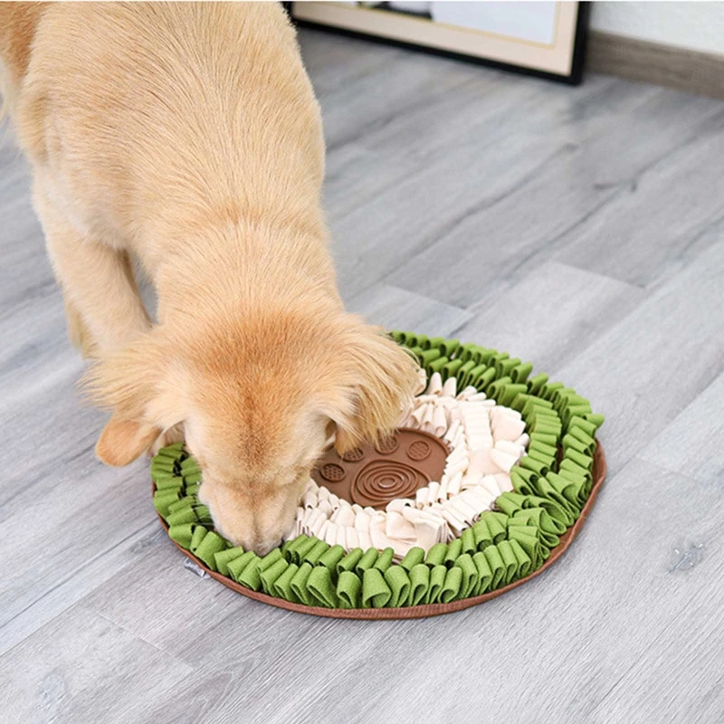 

Pet Snuffle Feeding Mat Dog Interactive Sniffing Treat Puzzle Toy Encouraging Foraging Skills for Pet Machine Washable