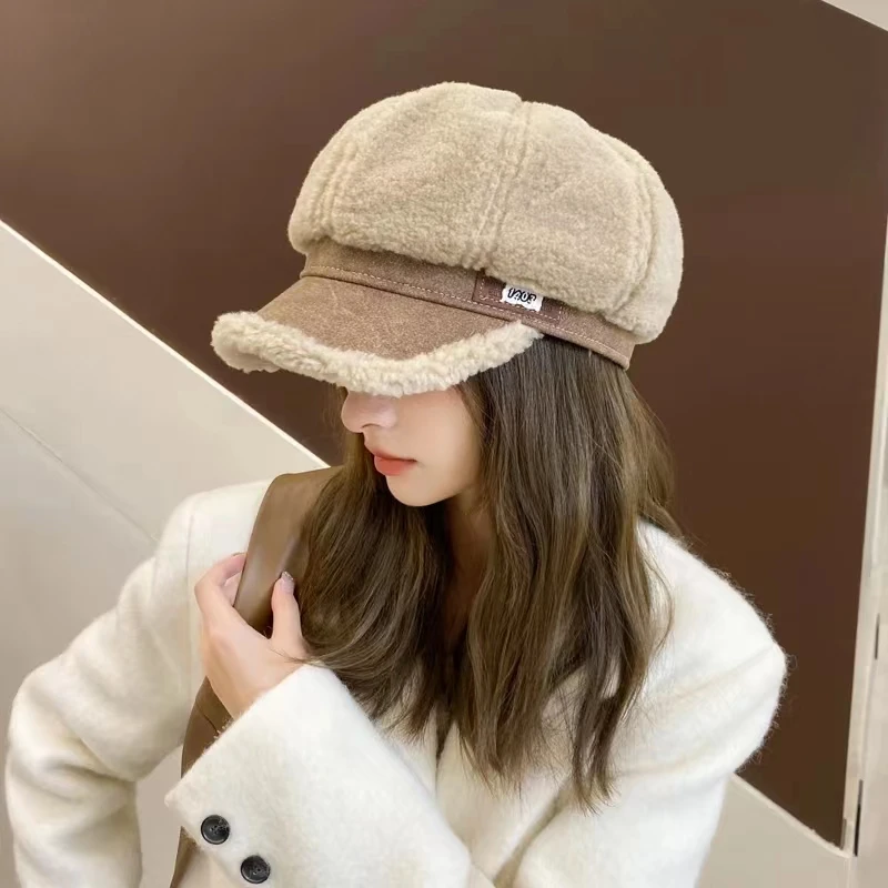 New Lamb Hair Octagonal Hat for Women\'s Korean Fashion Duck Tongue Hat with Plush Bud Hat, Fashionable British Retro Artist Hat