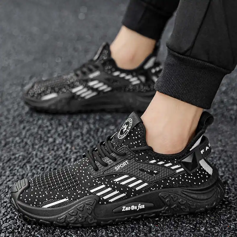 

Perforated Round Toe Black Men's Sports Shoes Running Summer Sneakers For Men Fashion Saoatenis Shooes Sapato Different