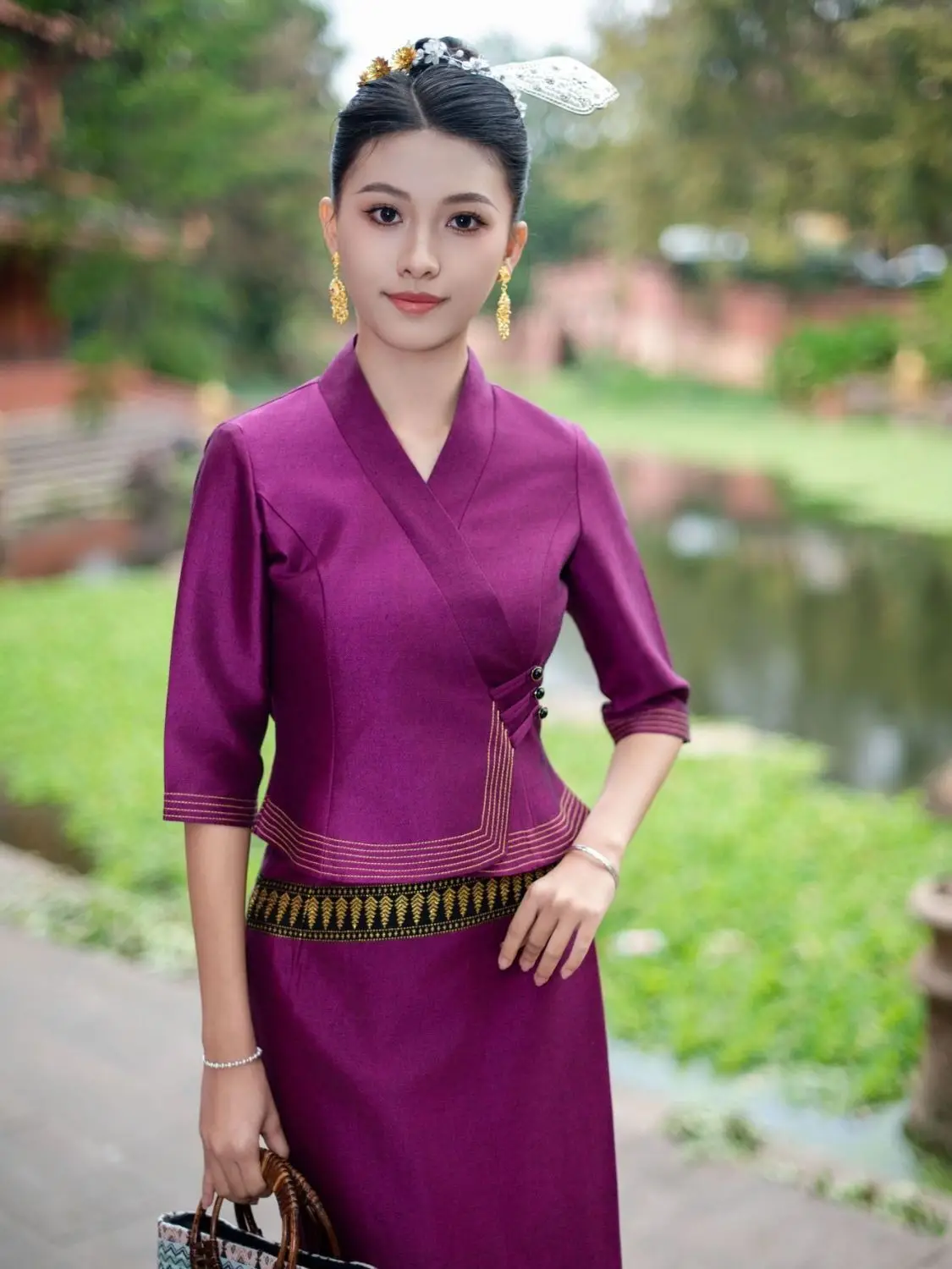 2pcs Thailand Myanmar Long-gyi Skirt Sarong Dai Tube Skirt Women's Clothing Traditional dress National costume view 5