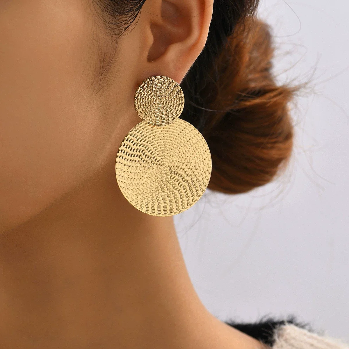 Chic Two Fashion Gold Color Circular Earrings With Intricate Woven Pattern Detailing Personality Simple Metal Dangle Earrings