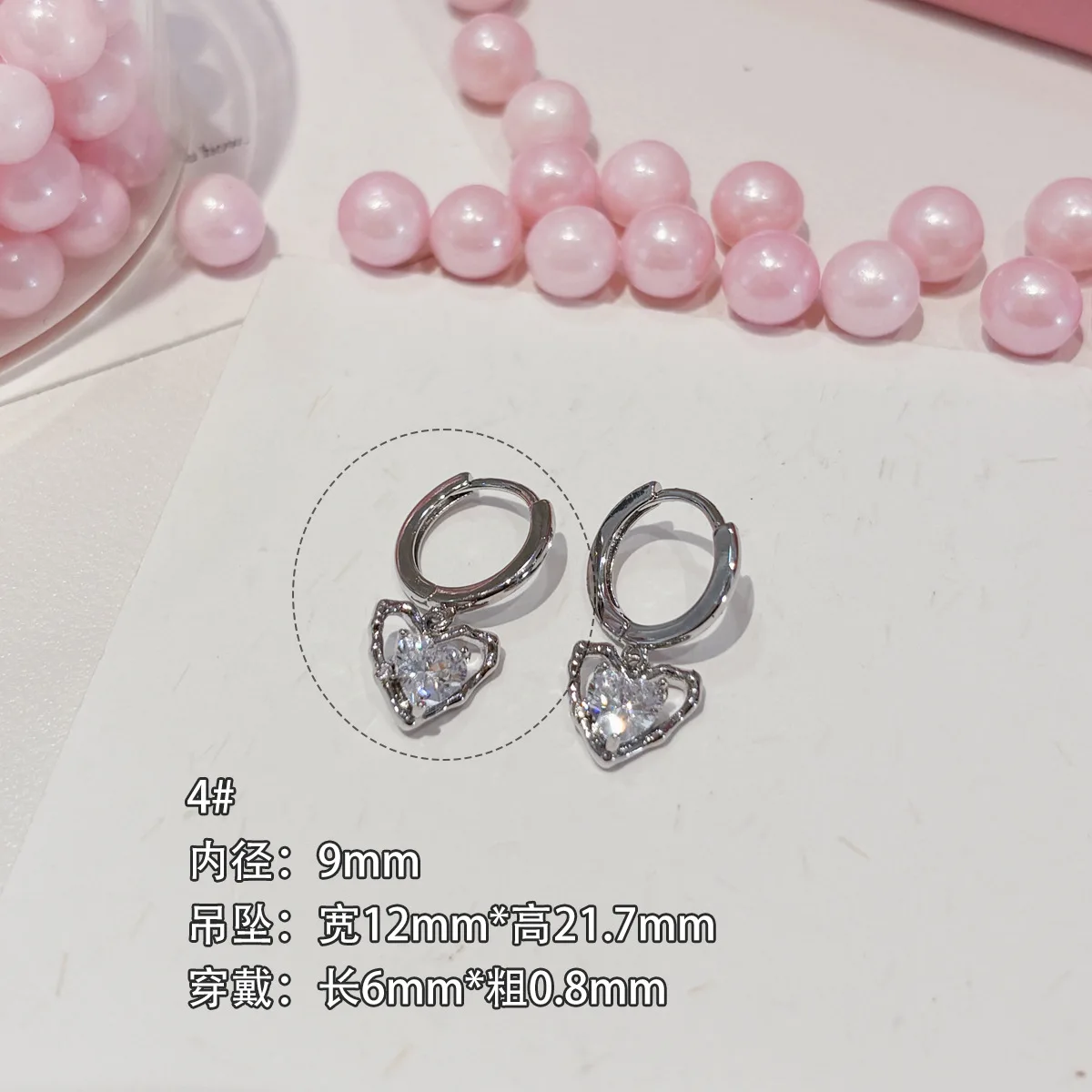 Colgantes con incrustaciones de diamantes de varios tipos, circonita cúbica en forma de flor, en forma de corazón, en forma de lazo, en forma de bola, colgantes de cadena larga, clips para las orejas, aros para las orejas, pendientes y accesorios para las orejas