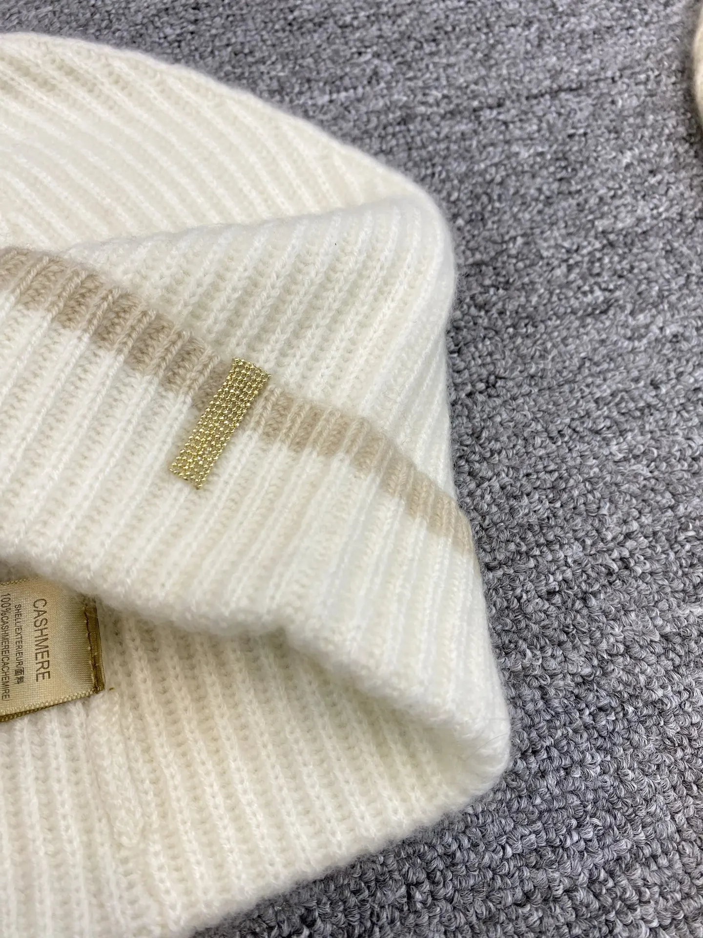 

New Autumn/Winter High-Quality Cashmere Hat, Thickened, 4 Colors, One Size Fits All, In Stock.