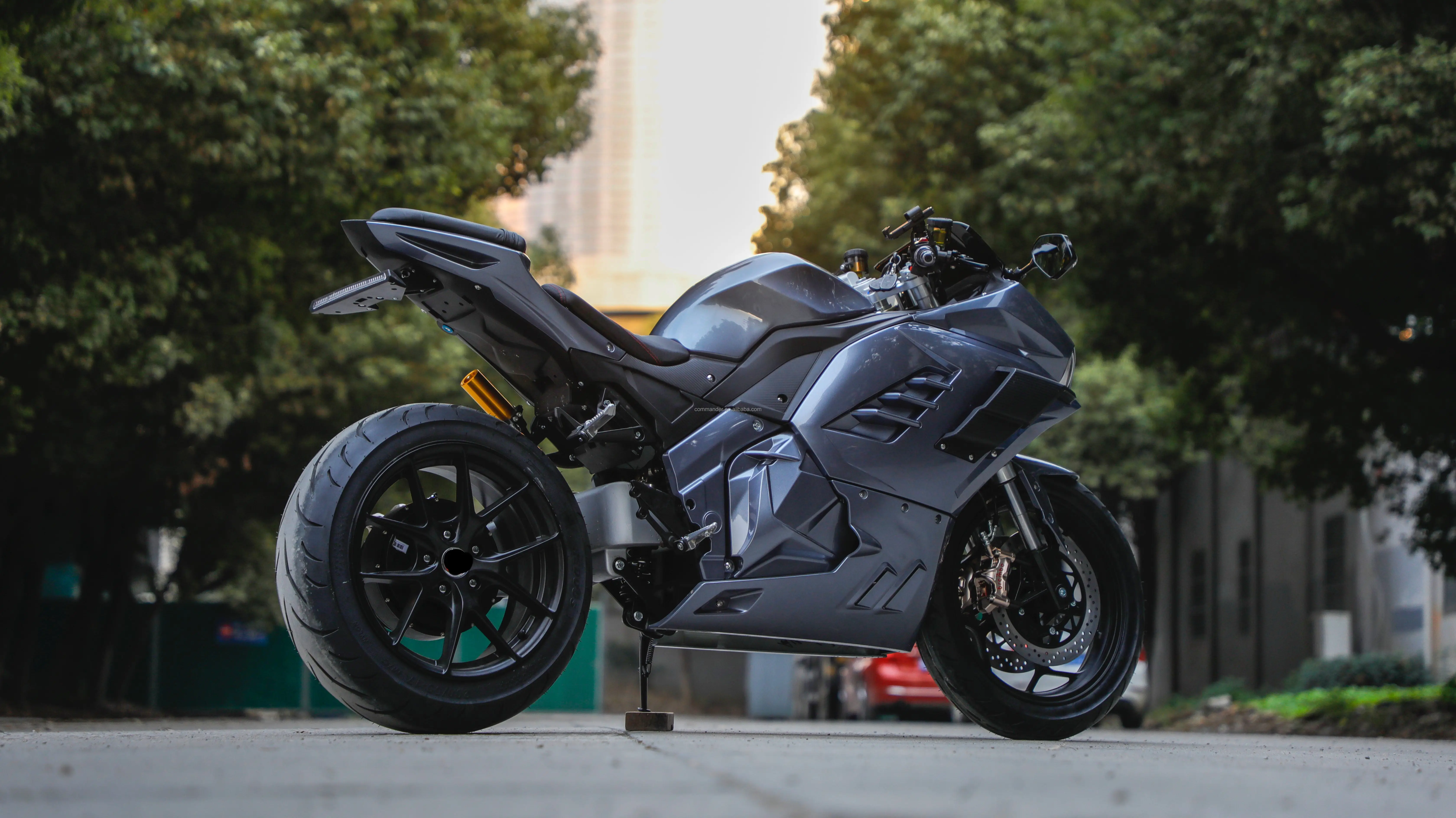 A High-power Electric Motorcycle with a Top Speed of 150km/h