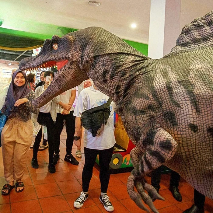 Realistic adult dragon costumes indoor/outdoor genus and steel dinosaur models, suitable for theme park use by children