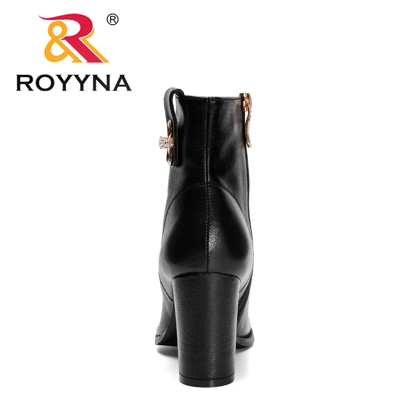 ROYYNA 2022 New Designers Pearl Chelsea Ankle Boots Women Casual Shoes Winter Thick Pumps Fashion Motocycle Boots Ladies Comfy