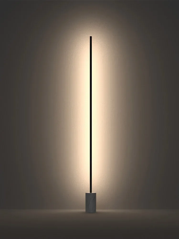 Lampe d'ambiance minimaliste au design italien, luminaire décoratif d'intérieur, idéal pour un salon, une chambre à coucher ou