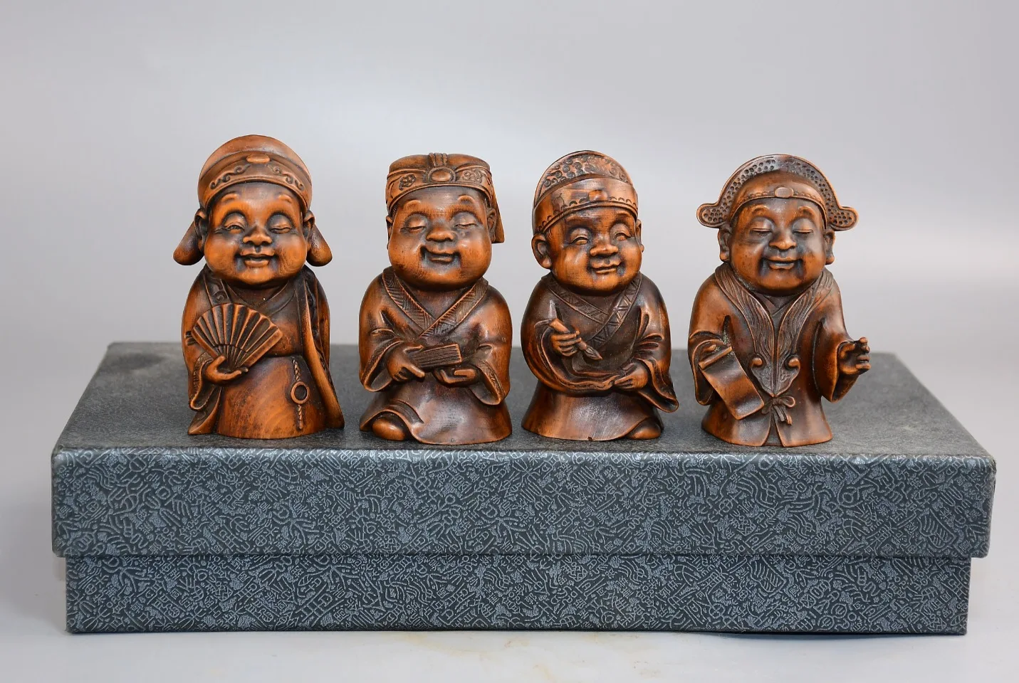 Vieux buis Les quatre grands écoliers talents de la dynastie Tang Statue Tang Bohu des quatre écoliers talents un ensemble