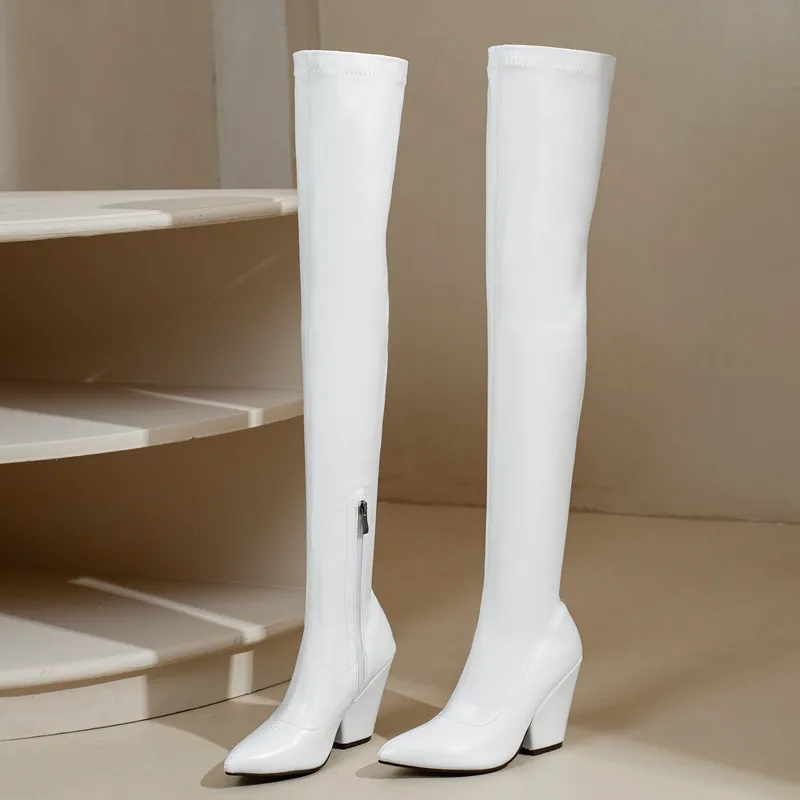 مثير ومرح، كعب عالٍ أحمر، حذاء نسائي مرن علوي، جوارب سوداء، أحذية نسائية مثيرة بطول الركبة