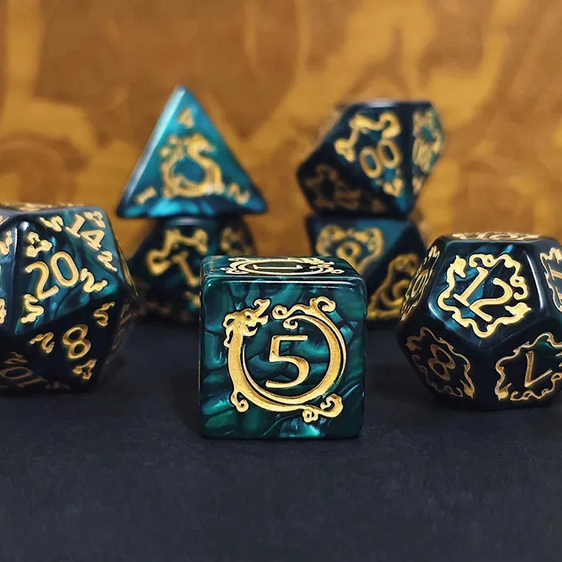 7 teile/satz Muster Mehrseitige Würfel Digitale Würfel Laufende Team Brettspiel Zubehör Mehrseitige Sieb Spiel Drachen Muster